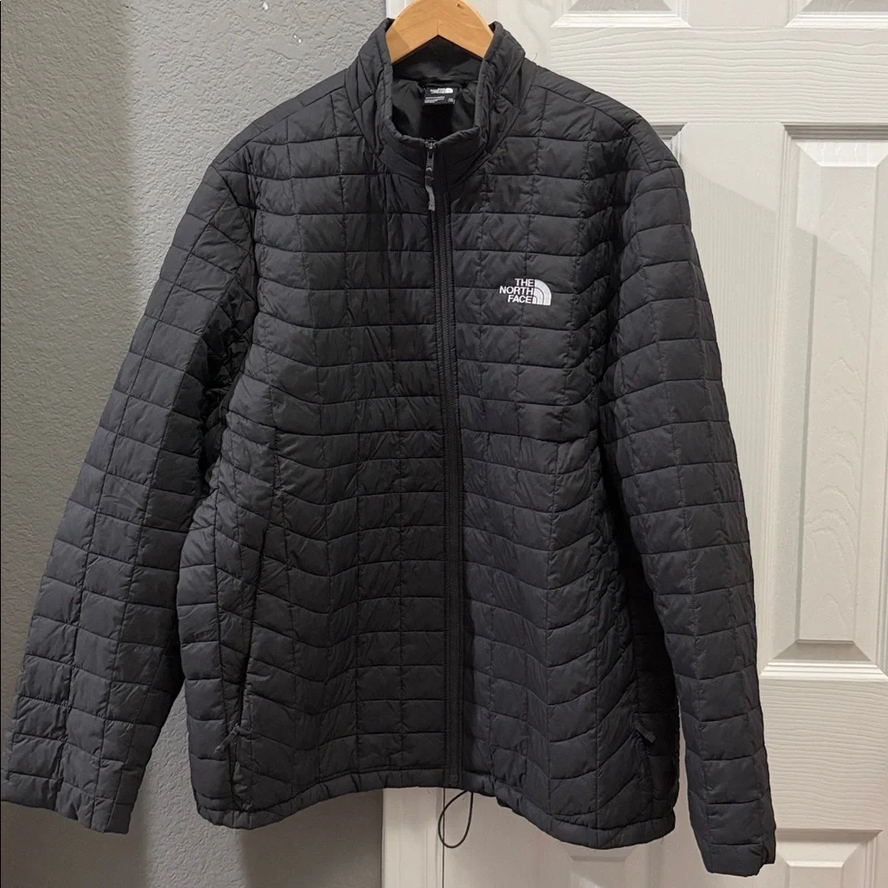 The north face black jacket men’s XXL Thermoball eco